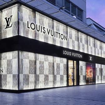 LOUIS VUITTON ERÖFFNET NEUEN FLAGSHIP